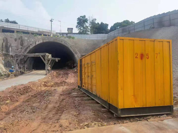 南沙发电机出租自启装置的工作原理是什么？